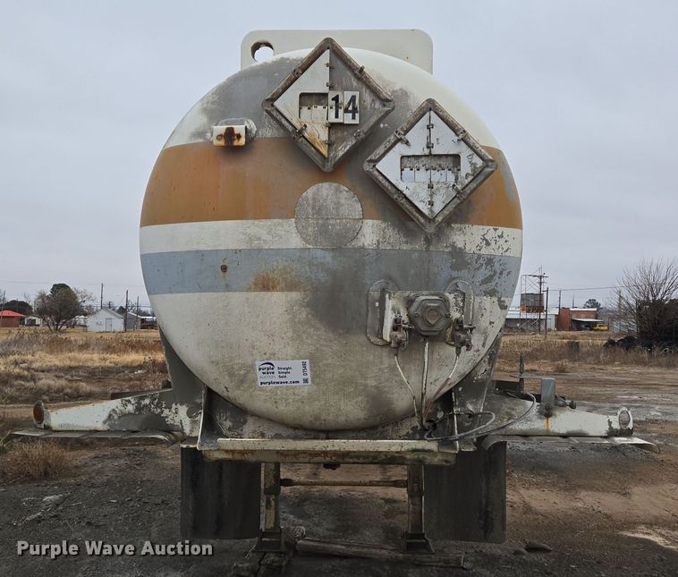 image for item DT5492 2009 Troxell acid tank trailer