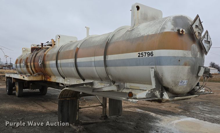 image for item DT5492 2009 Troxell acid tank trailer