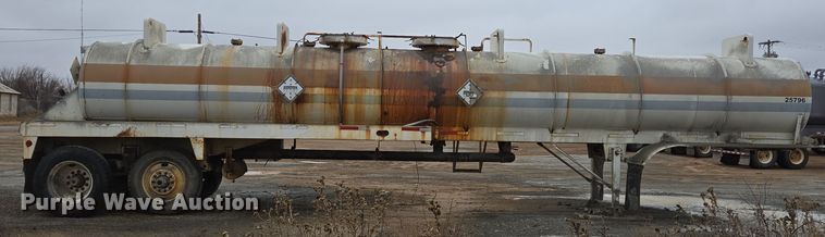 image for item DT5492 2009 Troxell acid tank trailer