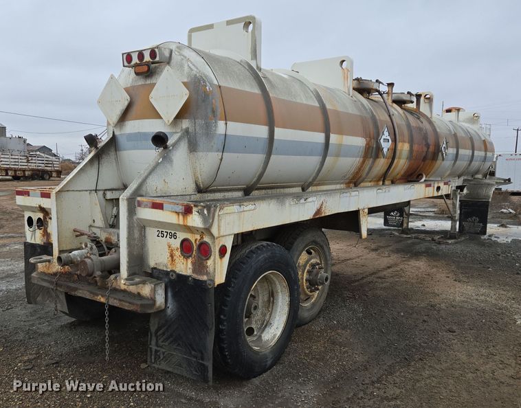 image for item DT5492 2009 Troxell acid tank trailer