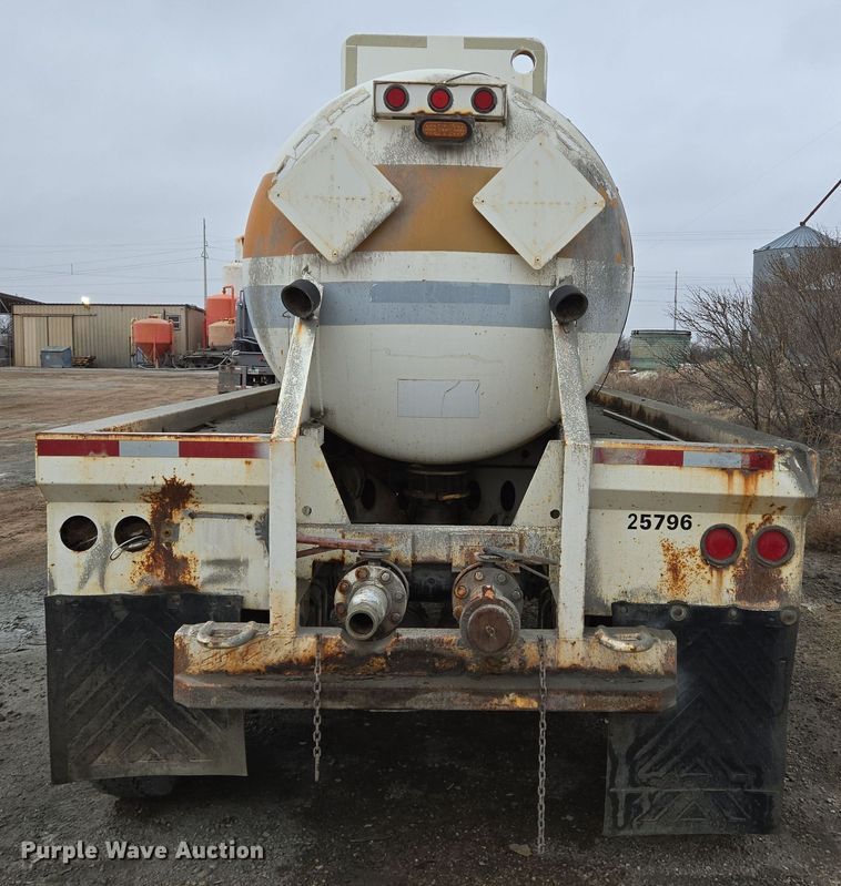 image for item DT5492 2009 Troxell acid tank trailer