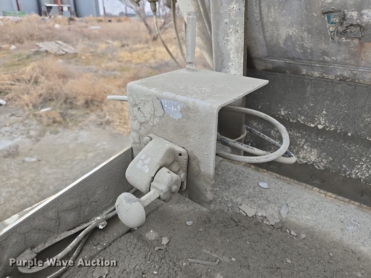 image for item DT5492 2009 Troxell acid tank trailer