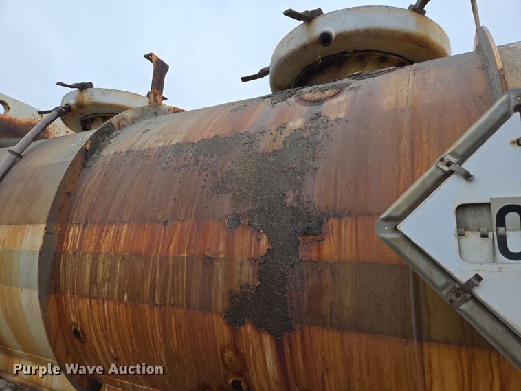 image for item DT5492 2009 Troxell acid tank trailer