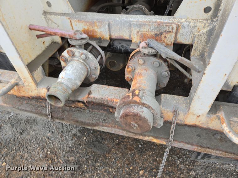 image for item DT5492 2009 Troxell acid tank trailer