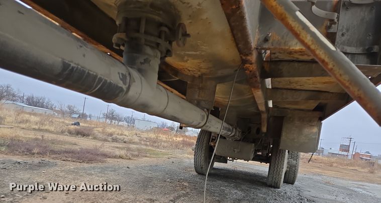 image for item DT5492 2009 Troxell acid tank trailer