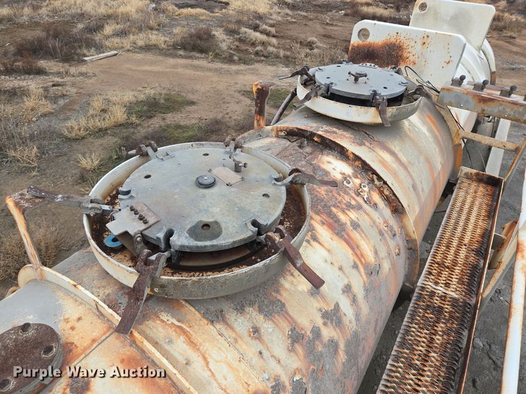 image for item DT5492 2009 Troxell acid tank trailer