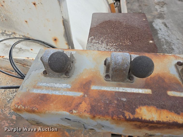 image for item DT5492 2009 Troxell acid tank trailer