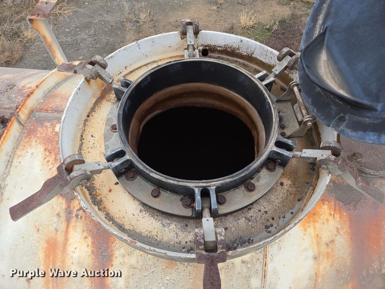 image for item DT5492 2009 Troxell acid tank trailer