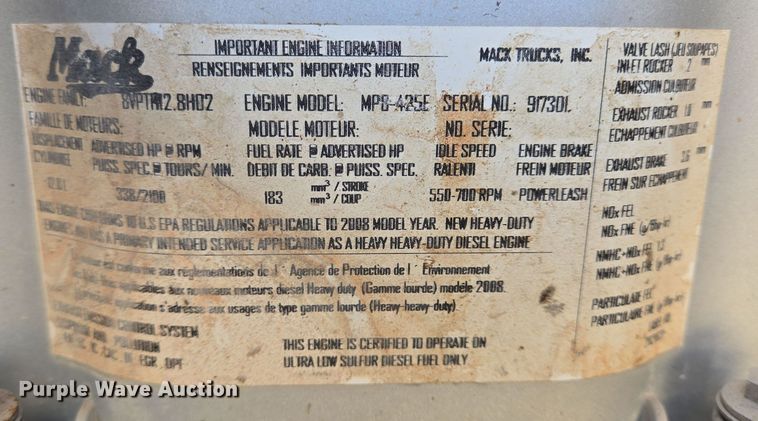 image for item EE0014 2009 Mack CHU613 semi truck