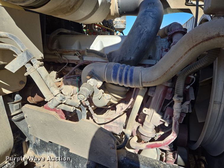 image for item EE0014 2009 Mack CHU613 semi truck