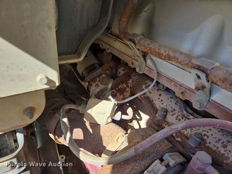 image for item EE0014 2009 Mack CHU613 semi truck