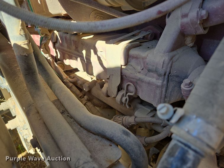 image for item EE0014 2009 Mack CHU613 semi truck