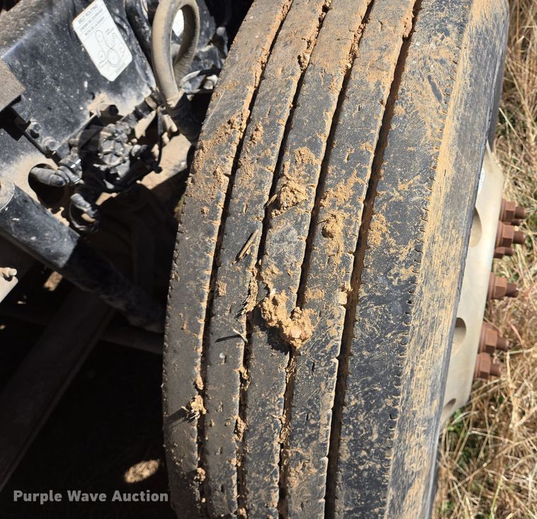 image for item EE0014 2009 Mack CHU613 semi truck