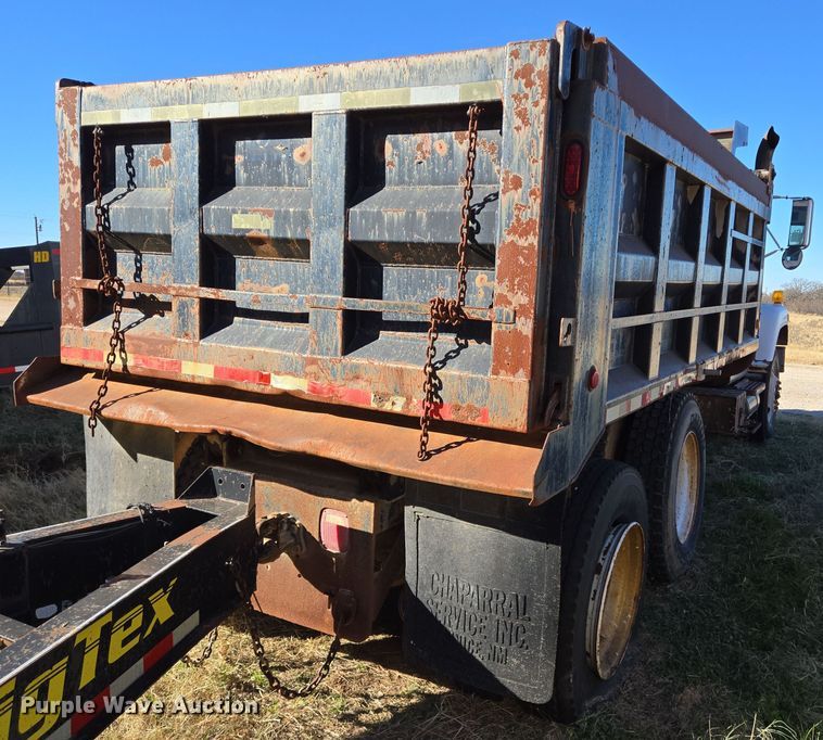 image for item EE0015 1996 International 2574 6X4 dump truck