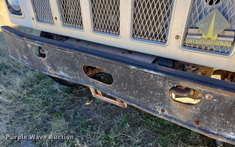 image for item EE0015 1996 International 2574 6X4 dump truck