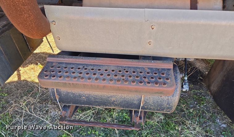 image for item EE0015 1996 International 2574 6X4 dump truck