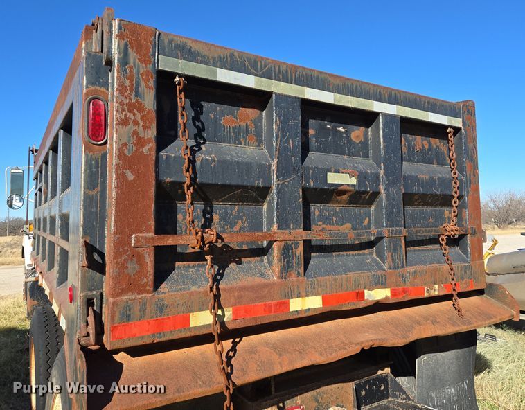 image for item EE0015 1996 International 2574 6X4 dump truck