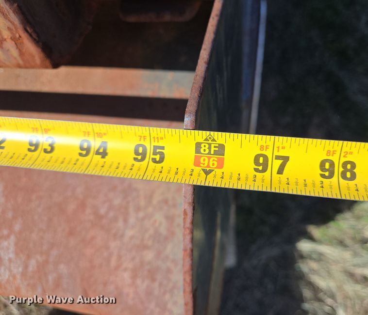 image for item EE0015 1996 International 2574 6X4 dump truck