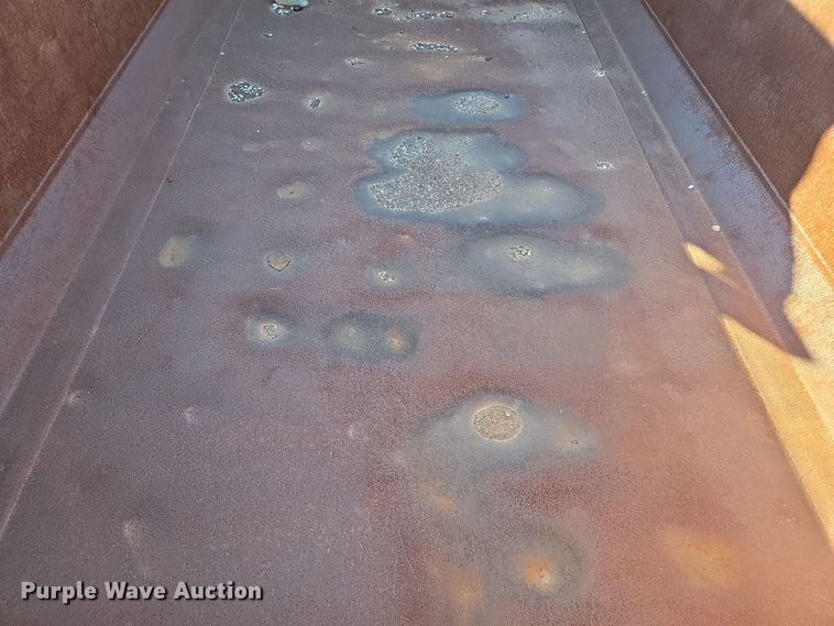 image for item EE0015 1996 International 2574 6X4 dump truck