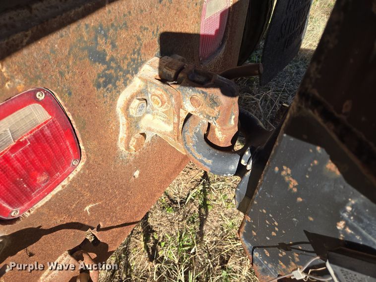 image for item EE0015 1996 International 2574 6X4 dump truck