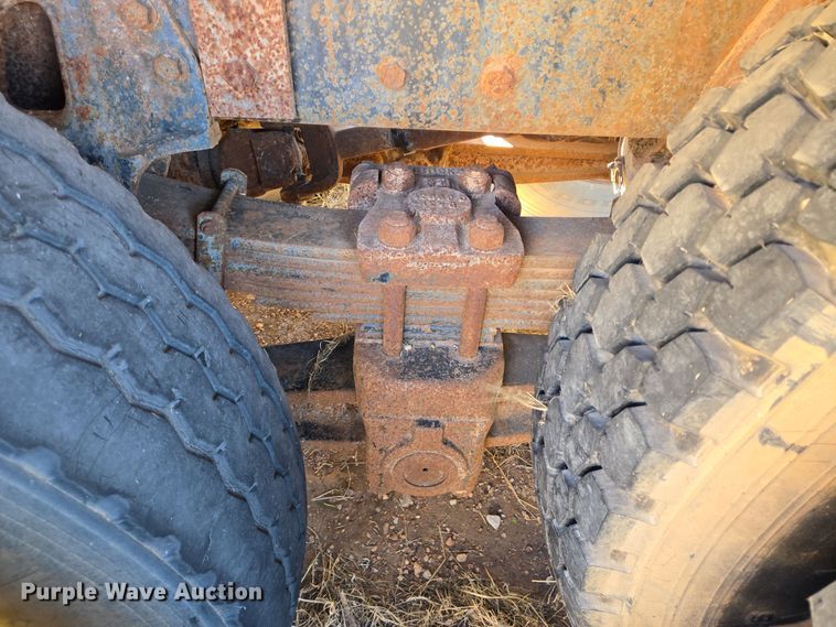image for item EE0015 1996 International 2574 6X4 dump truck