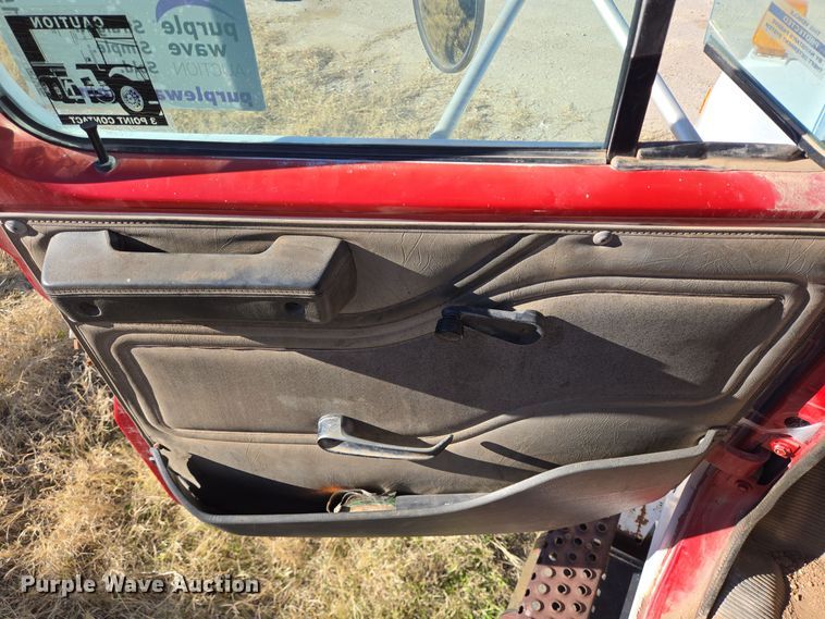 image for item EE0015 1996 International 2574 6X4 dump truck