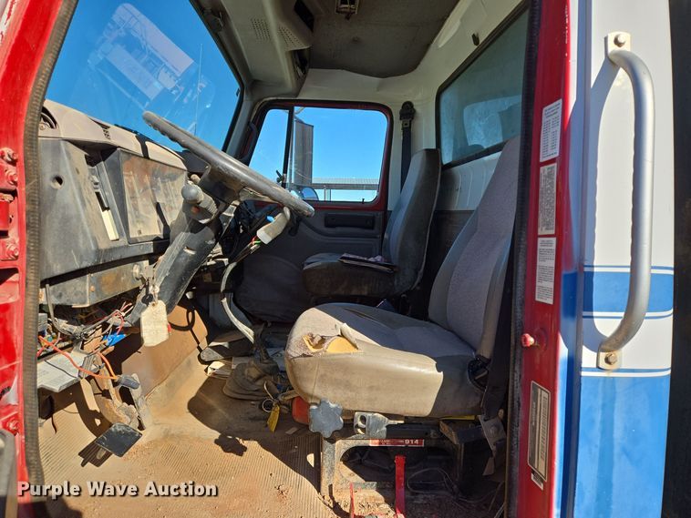 image for item EE0015 1996 International 2574 6X4 dump truck