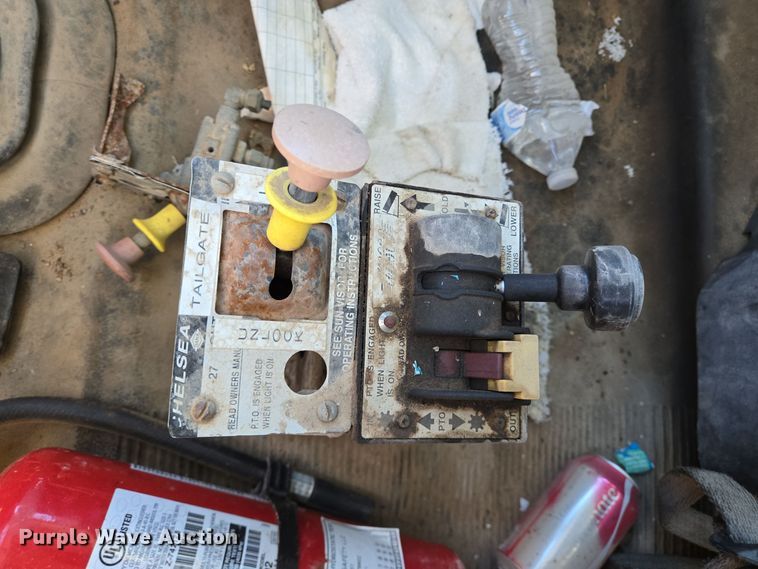 image for item EE0015 1996 International 2574 6X4 dump truck