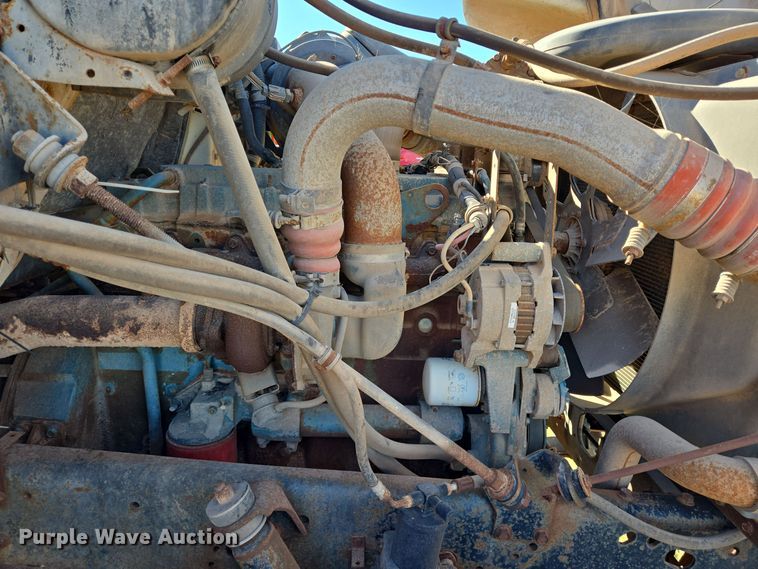 image for item EE0015 1996 International 2574 6X4 dump truck