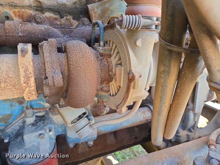 image for item EE0015 1996 International 2574 6X4 dump truck