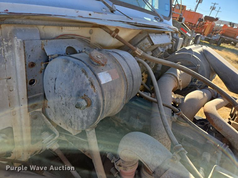 image for item EE0015 1996 International 2574 6X4 dump truck