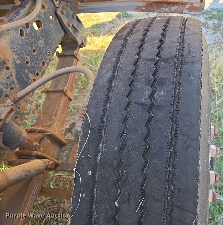 image for item EE0015 1996 International 2574 6X4 dump truck