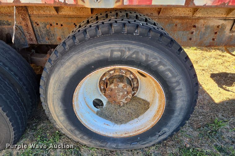 image for item EE0015 1996 International 2574 6X4 dump truck