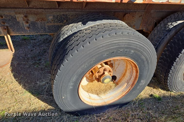 image for item EE0015 1996 International 2574 6X4 dump truck