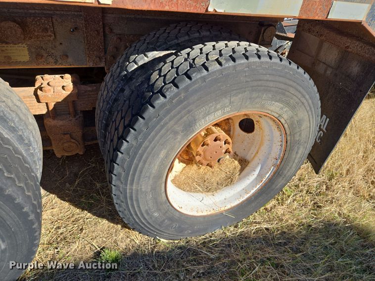 image for item EE0015 1996 International 2574 6X4 dump truck