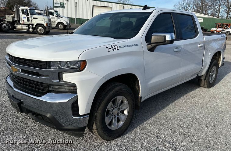 image for item DF8451 2019 Chevrolet Silverado 1500 Crew Cab pickup truck