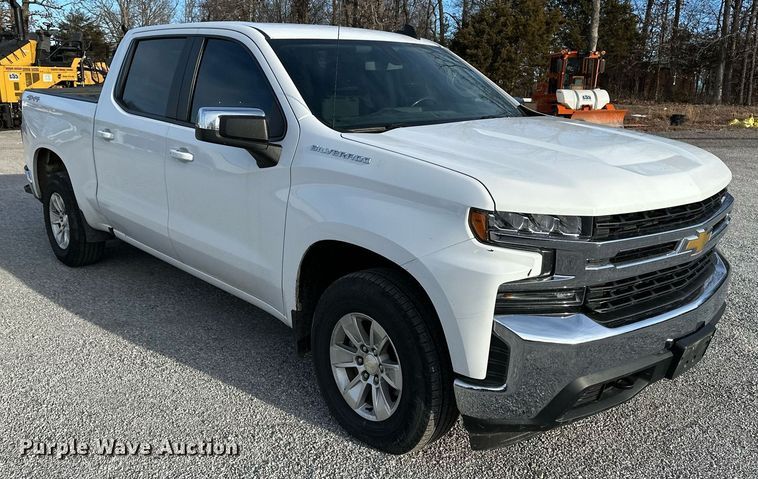 image for item DF8451 2019 Chevrolet Silverado 1500 Crew Cab pickup truck