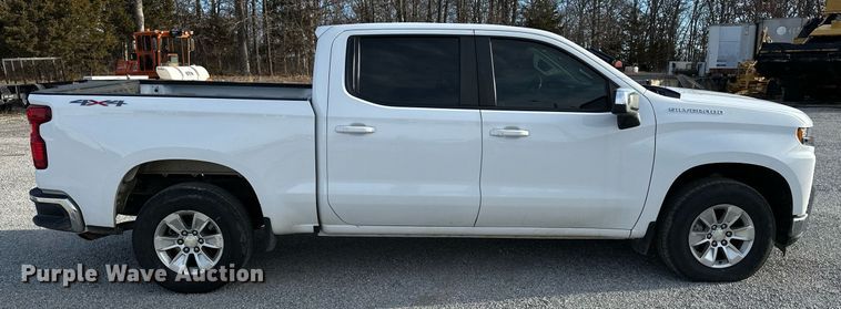 image for item DF8451 2019 Chevrolet Silverado 1500 Crew Cab pickup truck