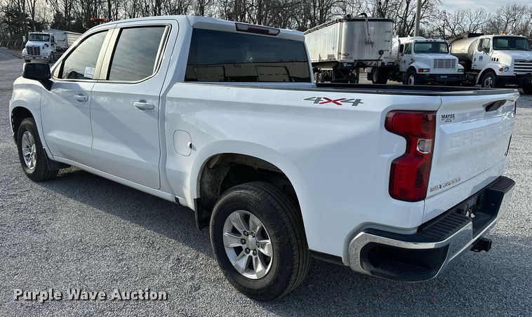 image for item DF8451 2019 Chevrolet Silverado 1500 Crew Cab pickup truck