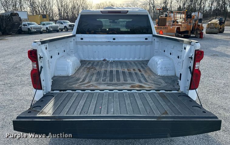 image for item DF8451 2019 Chevrolet Silverado 1500 Crew Cab pickup truck