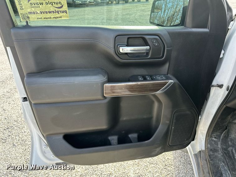 image for item DF8451 2019 Chevrolet Silverado 1500 Crew Cab pickup truck