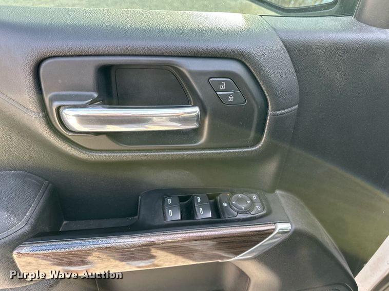 image for item DF8451 2019 Chevrolet Silverado 1500 Crew Cab pickup truck