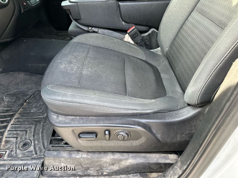 image for item DF8451 2019 Chevrolet Silverado 1500 Crew Cab pickup truck