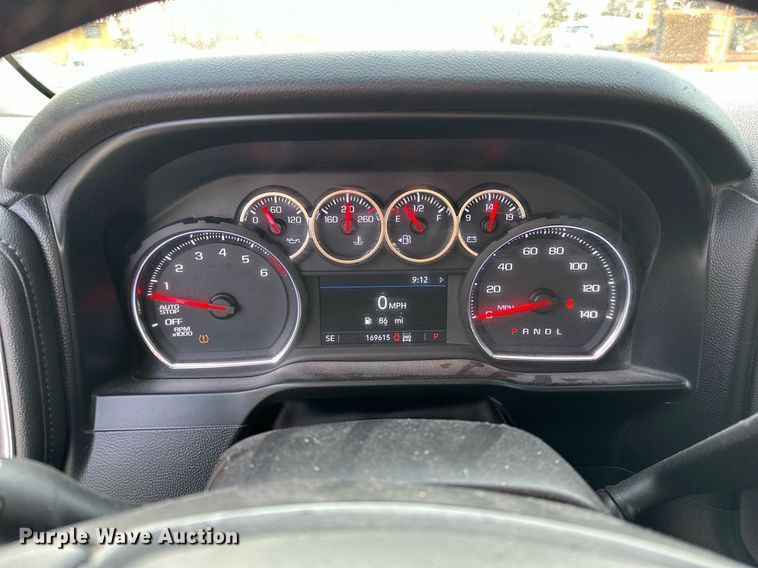 image for item DF8451 2019 Chevrolet Silverado 1500 Crew Cab pickup truck