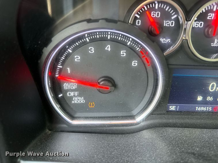 image for item DF8451 2019 Chevrolet Silverado 1500 Crew Cab pickup truck