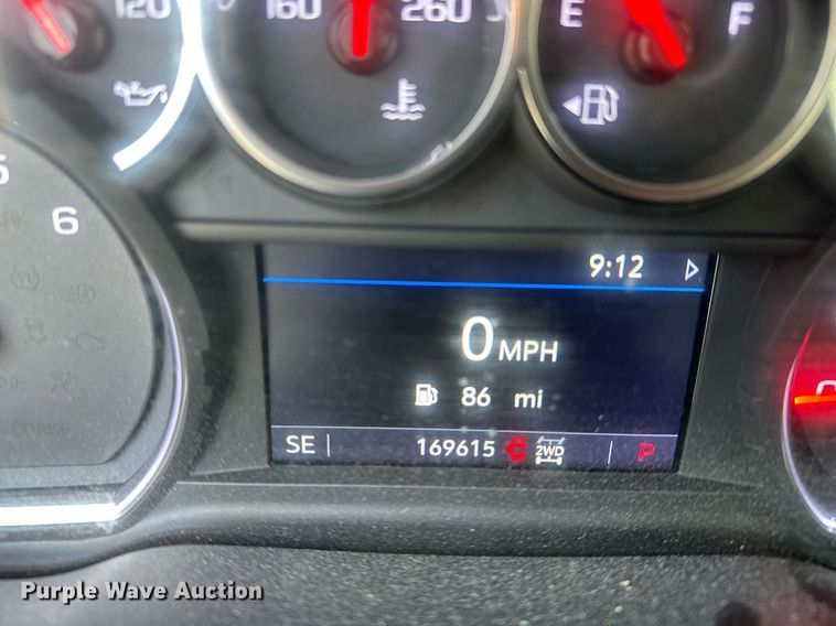 image for item DF8451 2019 Chevrolet Silverado 1500 Crew Cab pickup truck