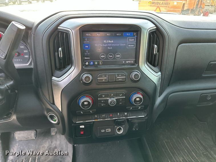 image for item DF8451 2019 Chevrolet Silverado 1500 Crew Cab pickup truck