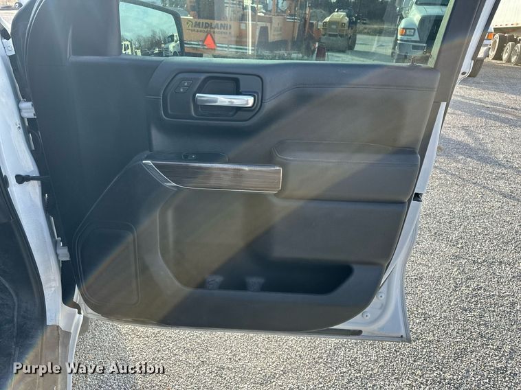 image for item DF8451 2019 Chevrolet Silverado 1500 Crew Cab pickup truck