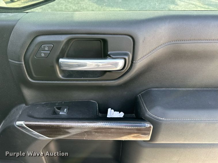 image for item DF8451 2019 Chevrolet Silverado 1500 Crew Cab pickup truck