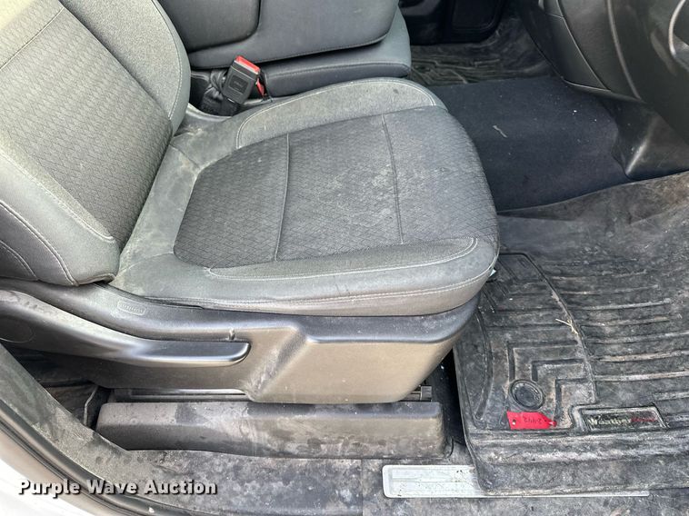 image for item DF8451 2019 Chevrolet Silverado 1500 Crew Cab pickup truck